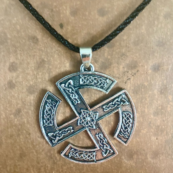 Super Celtic Style Necklace 🔥 - Picture 6 of 9
